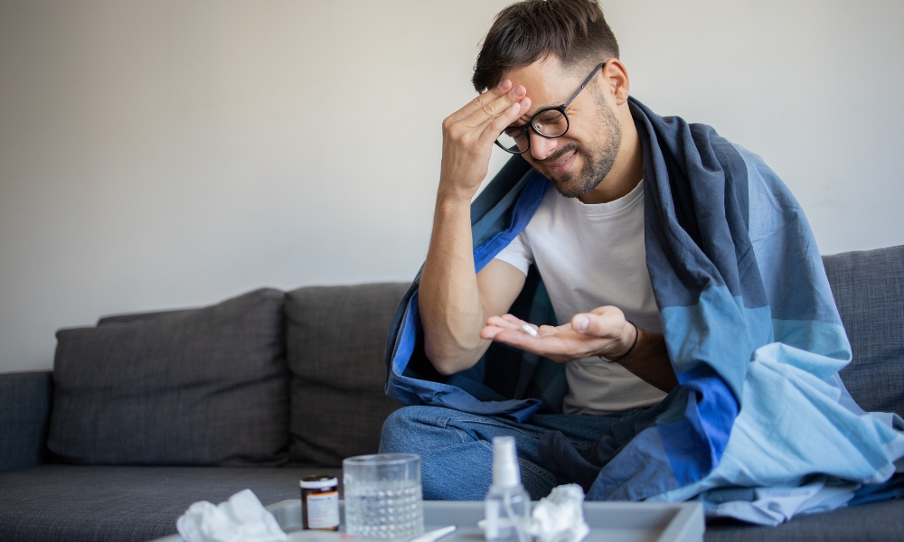 Symptoms of allergies, cold, flu, and COVID-19 compared by a healthcare provider in Longview TX
